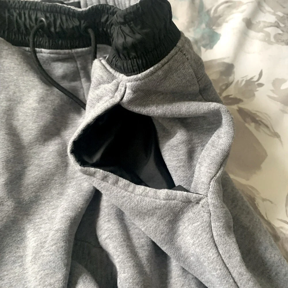 Nike Track Bottom - Picture 5 of 8